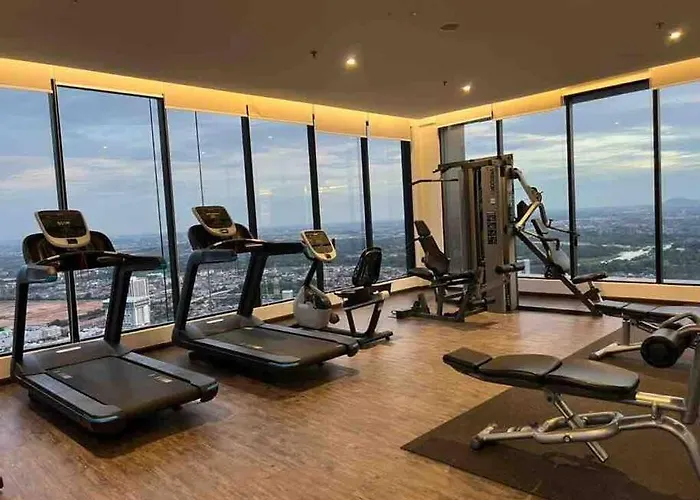 Hill 10 2R1B 3Pax Double Tree I-City Hotel Grade