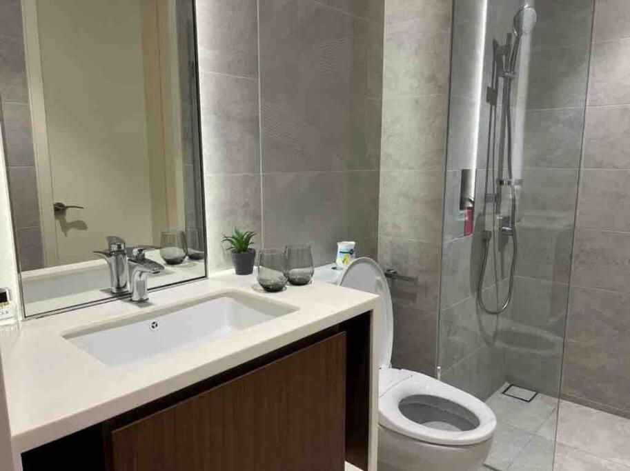 Apartment Hill 10 2r1b 3pax Double Tree I-city Grade